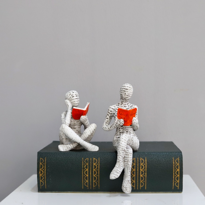 1Pc, Reading Paper Pulp Woman  - Resin Art And Design ulasan dan harga