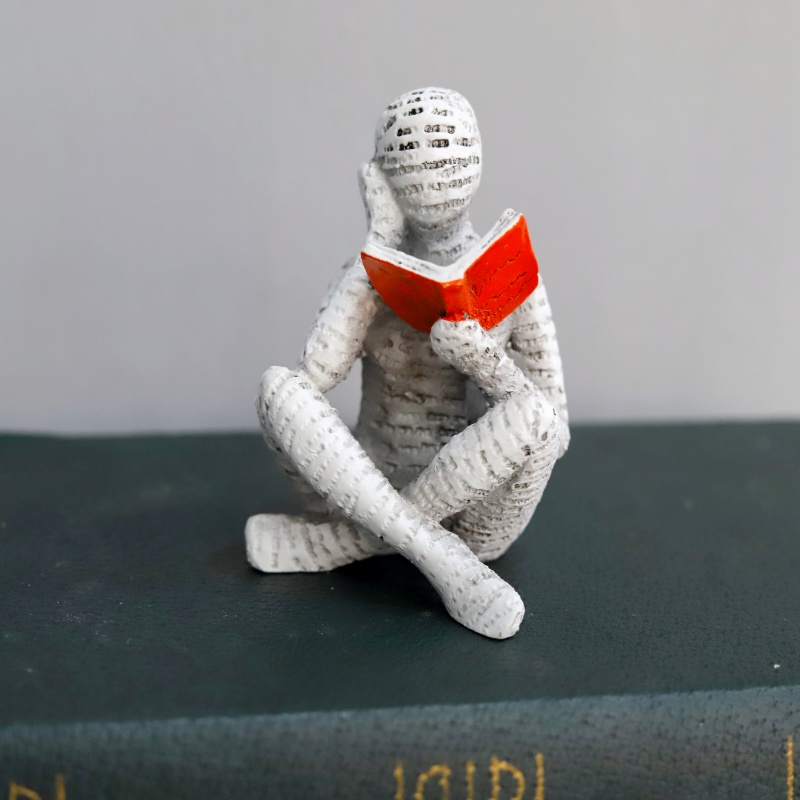 1Pc, Reading Paper Pulp Woman  - Resin Art And Design ulasan dan harga