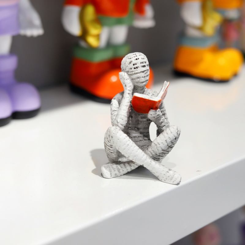 1Pc, Reading Paper Pulp Woman  - Resin Art And Design ulasan dan harga